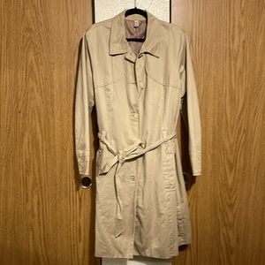 Old navy trench coat 🧥